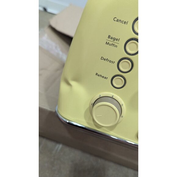 Buydeem 4 Slice Toaster Extra Wide Slots Retro Stainless Steel Toaster in Mellow - Picture 2 of 3